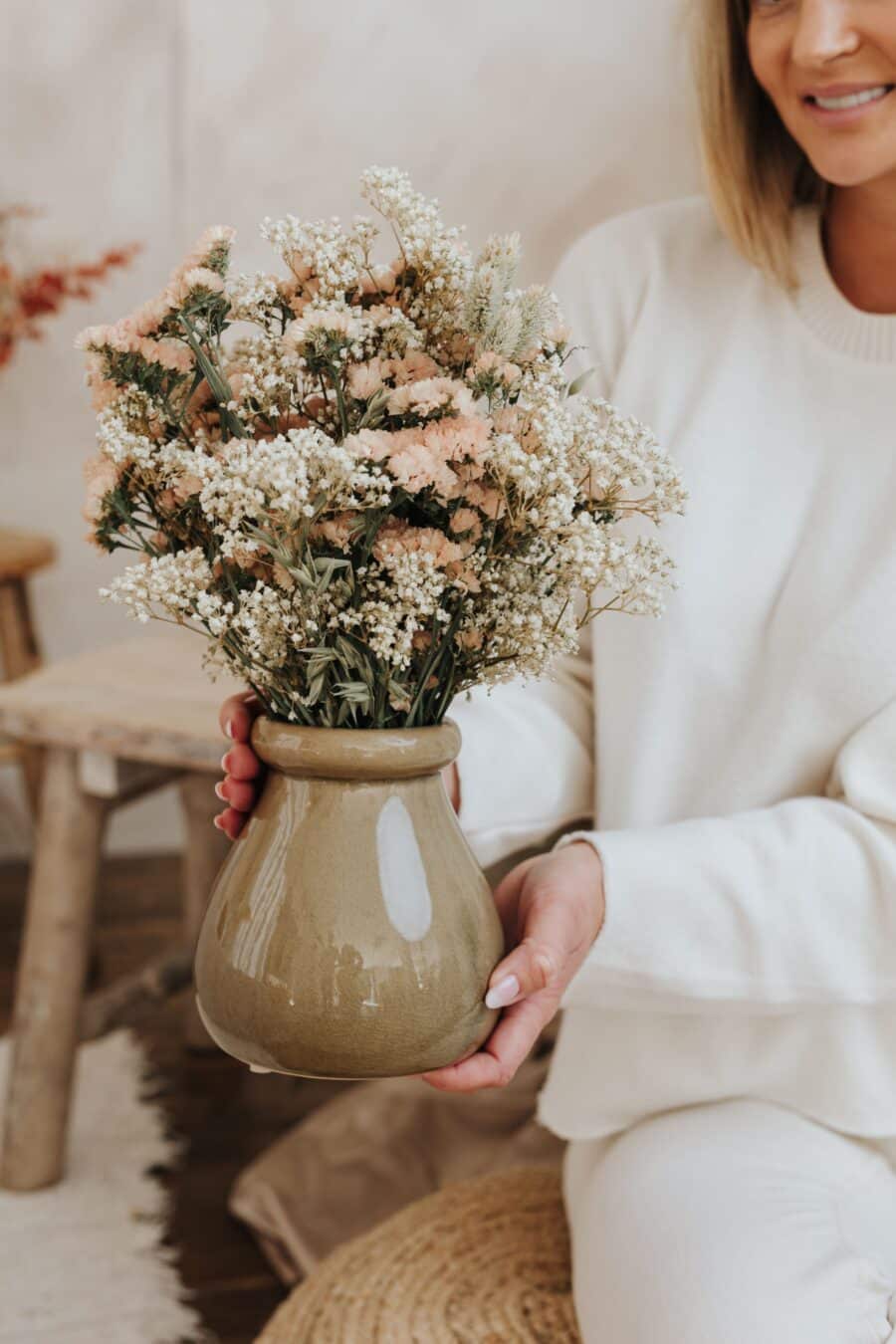 Haz que el regalo para mamá sea aún más especial con nuestras flores preservadas personalizadas. ¡Haz clic y crea un regalo único y memorable para el Día de la Madre!