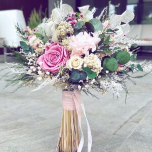 bouquet rosas y hortensias