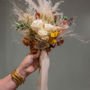 Descubre los diversos estilos de ramos de novia con flores preservadas y elige el que se adapte a tu personalidad.