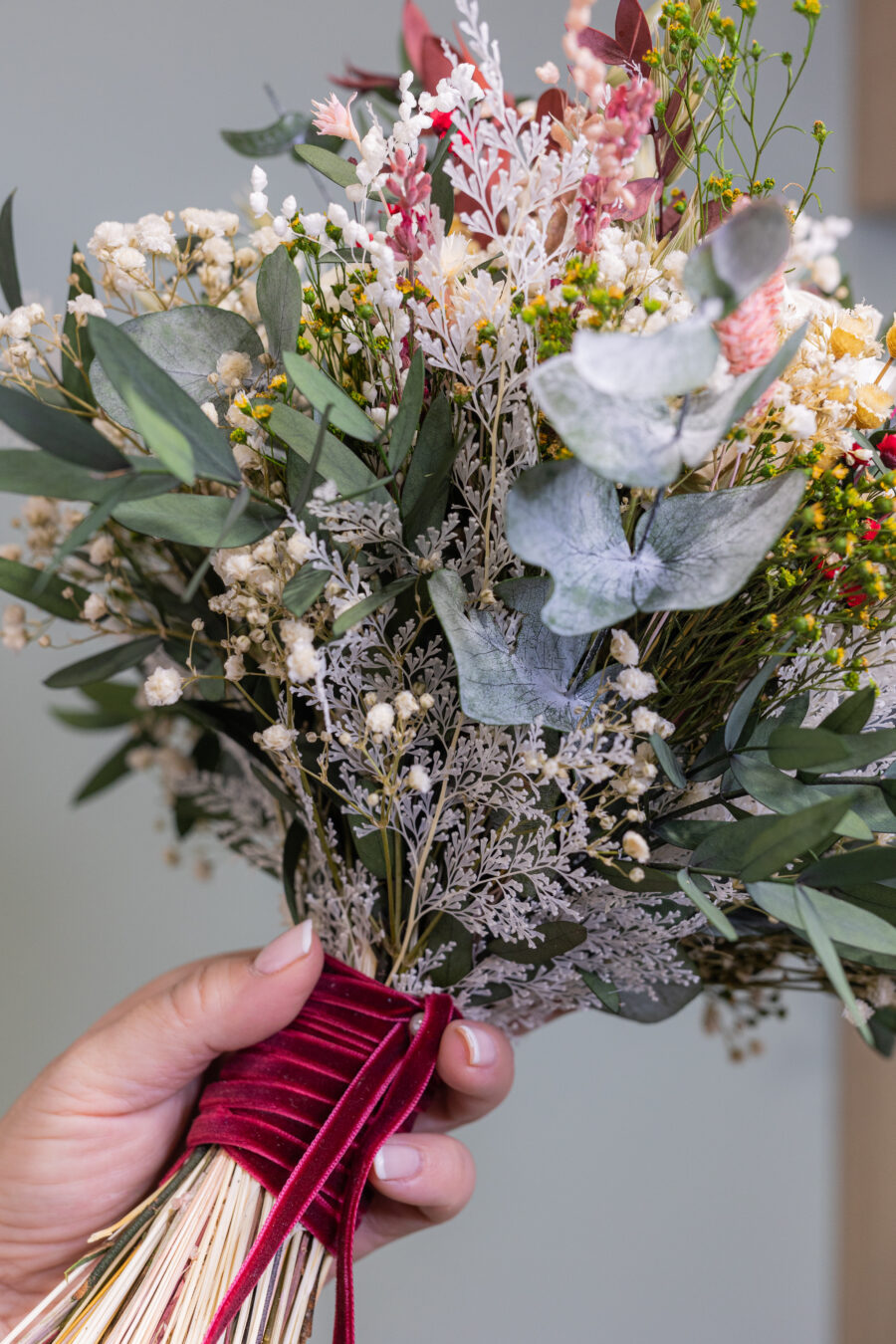 Encuentra la belleza y durabilidad en los ramos de novia de flores preservadas.