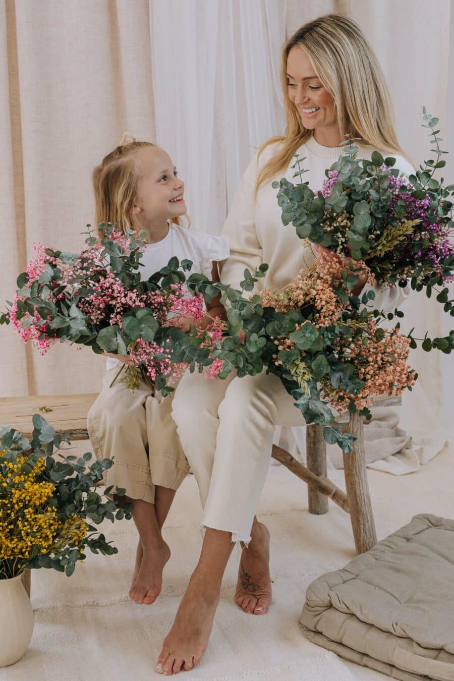Encuentra el arreglo floral perfecto para el Día de la Madre. Sorprende a mamá con la belleza eterna de nuestras flores preservadas. ¡Haz clic para explorar nuestras opciones!